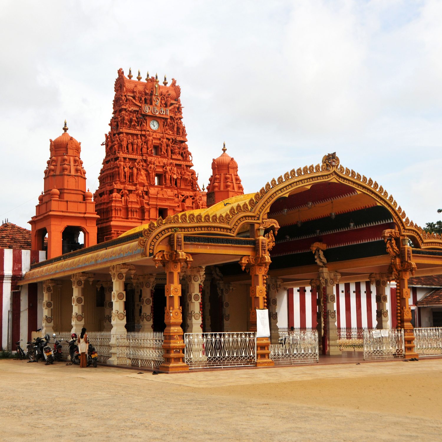 Nallur_Kandasamy_front_entrance